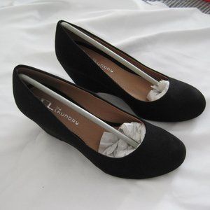 CL by CHINESE LAUNDRY BLACK SUEDE WEDGE SHOES 6M